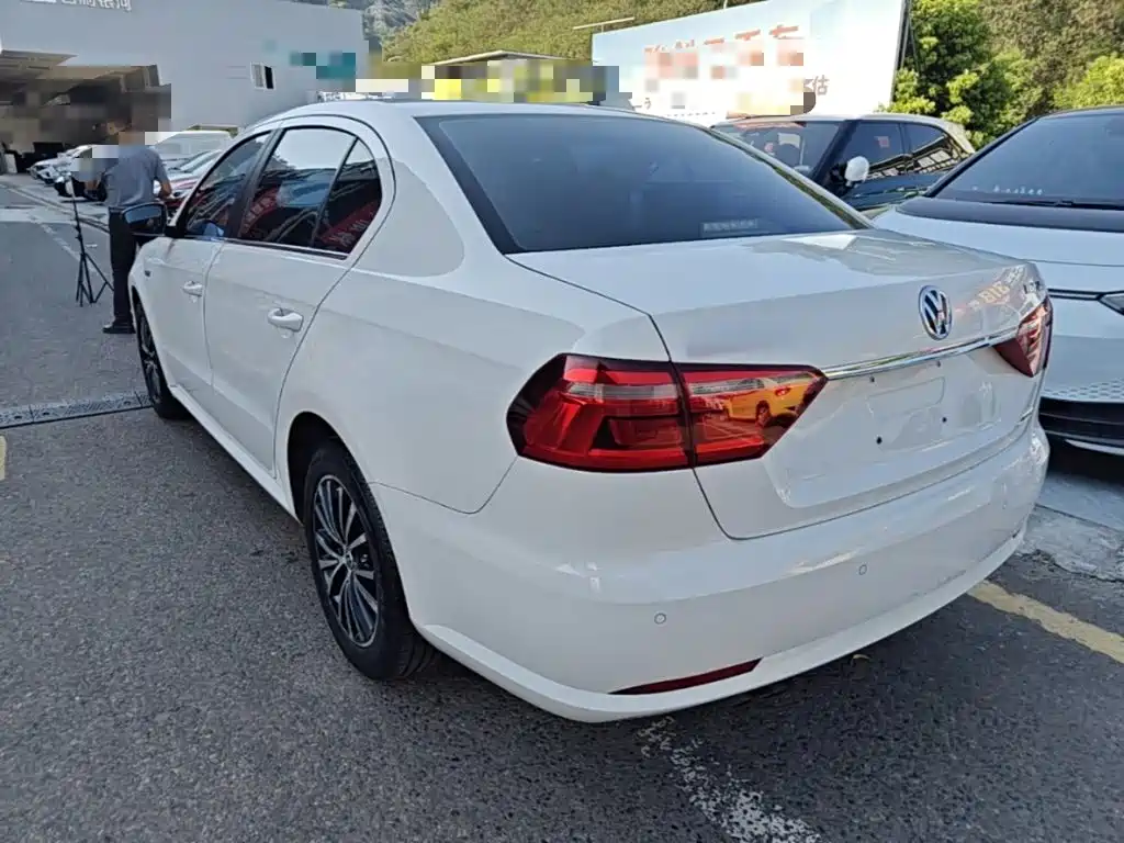 Volkswagen Lavida — миниатюра 5