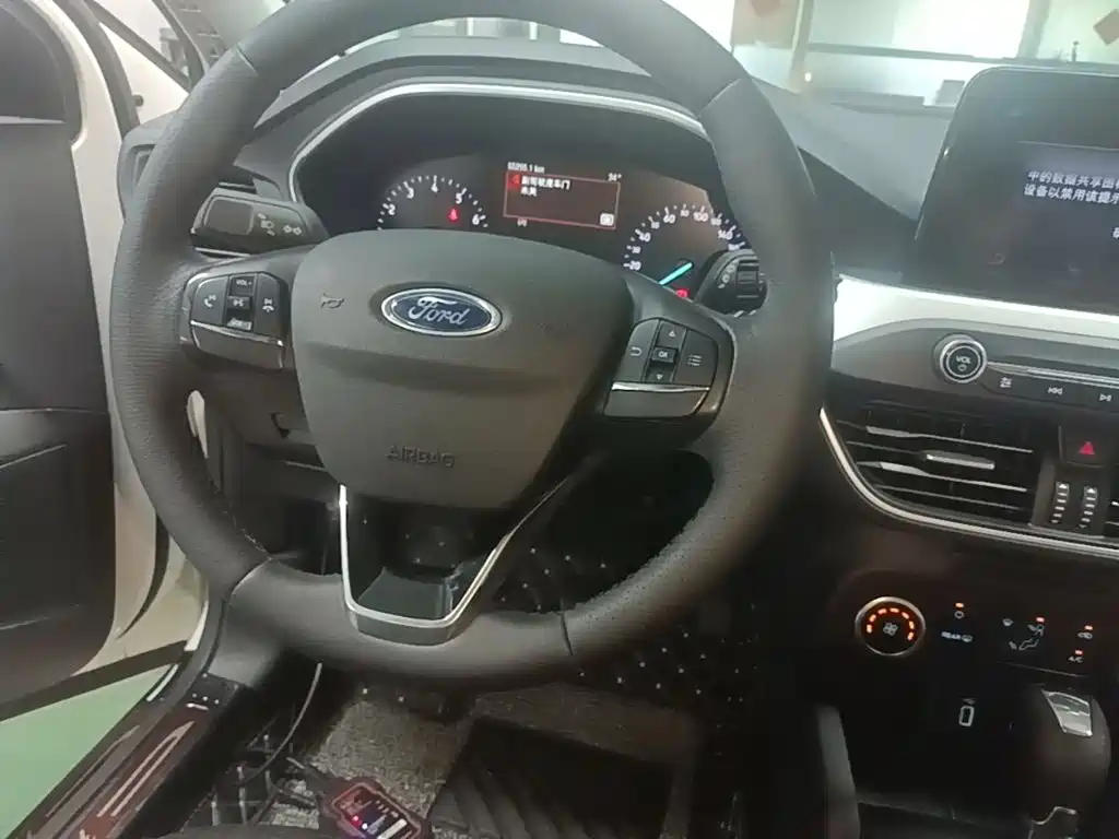 Ford Focus — миниатюра 11