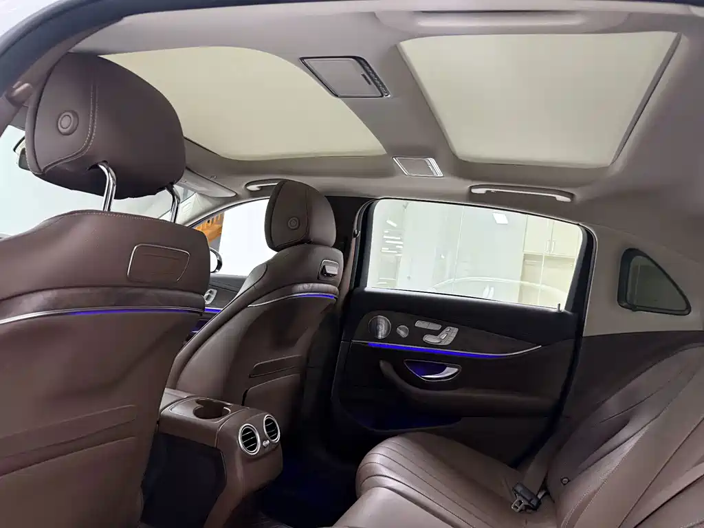 Mercedes-Benz E-Class — миниатюра 15