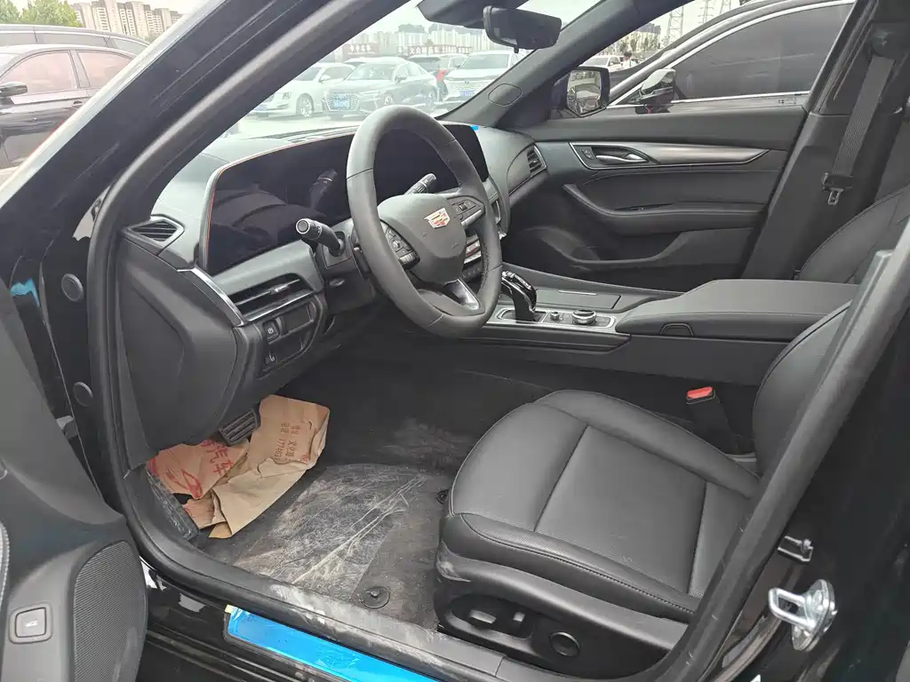 Cadillac CT5 — миниатюра 5