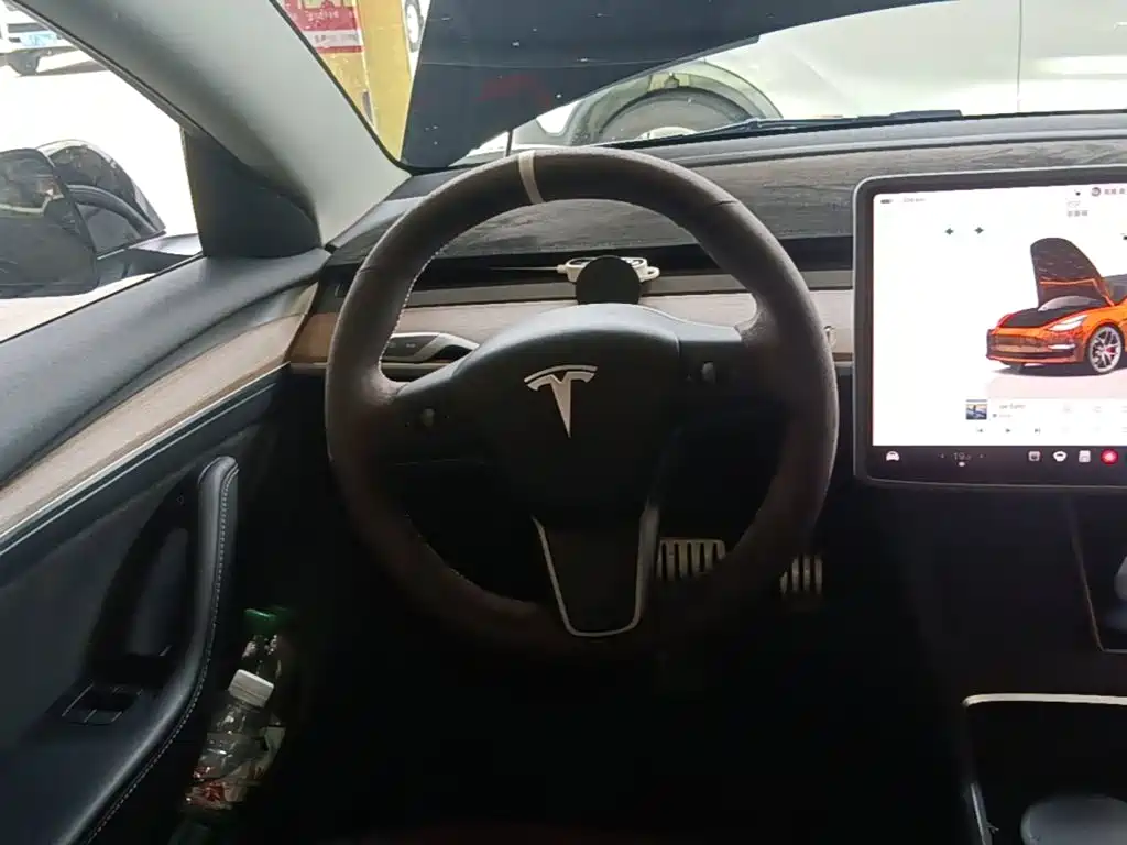 Tesla Model 3 — миниатюра 11