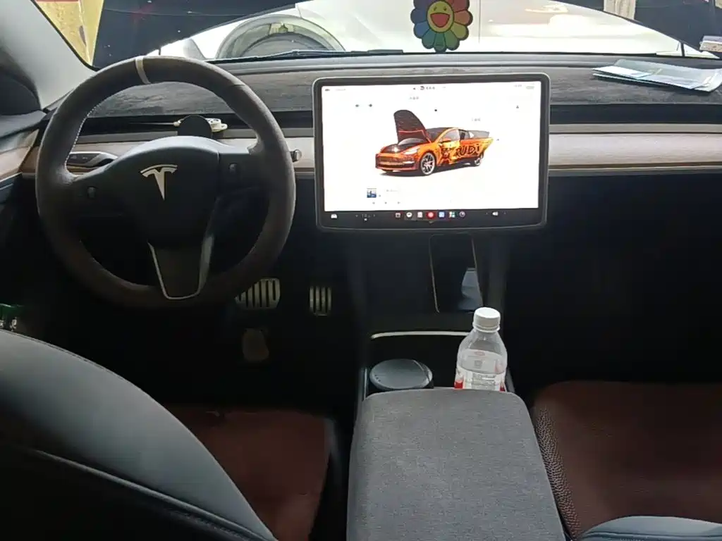 Tesla Model 3 — миниатюра 10