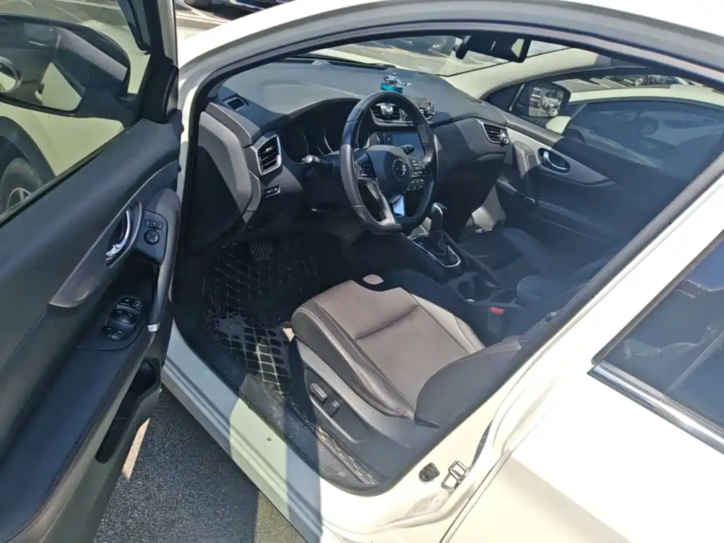 Nissan Qashqai — миниатюра 21