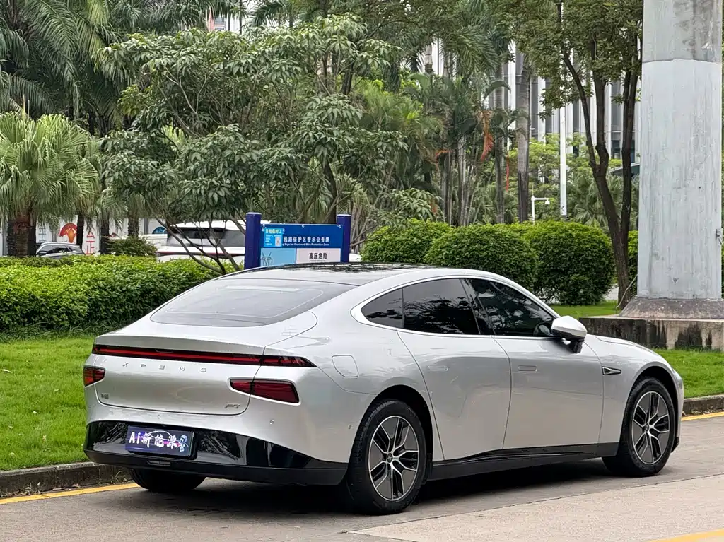 XPeng P7 — миниатюра 4