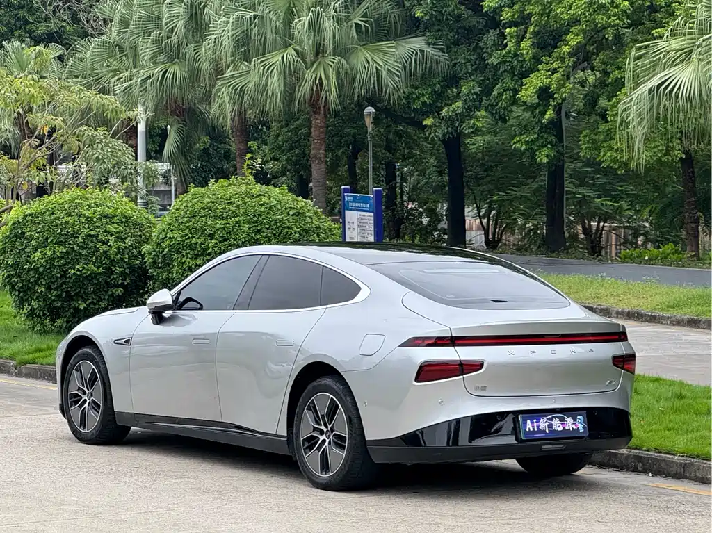 XPeng P7 — миниатюра 6