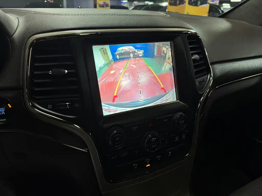 Jeep Grand Cherokee (Import) — миниатюра 28