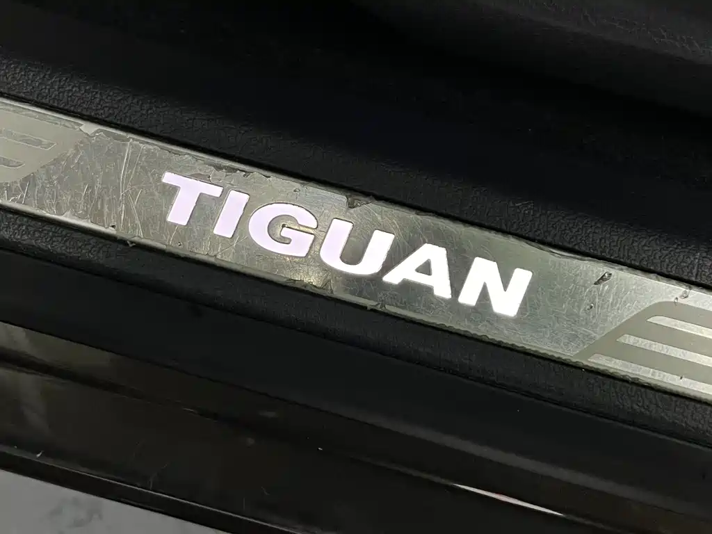Volkswagen Tiguan 2015 1.8TSI AT Luxury