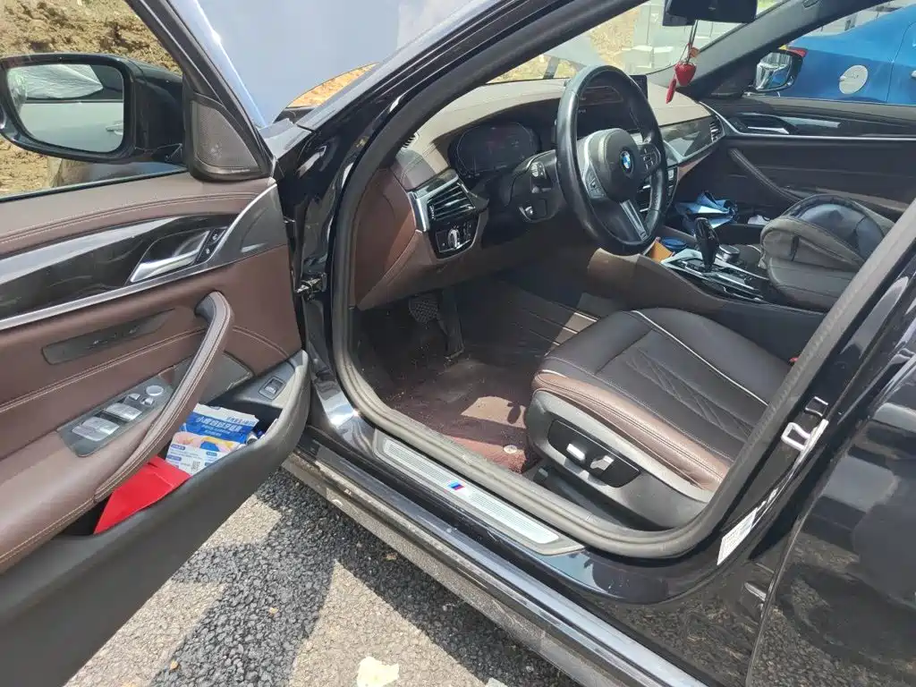 BMW 5 Series — миниатюра 14