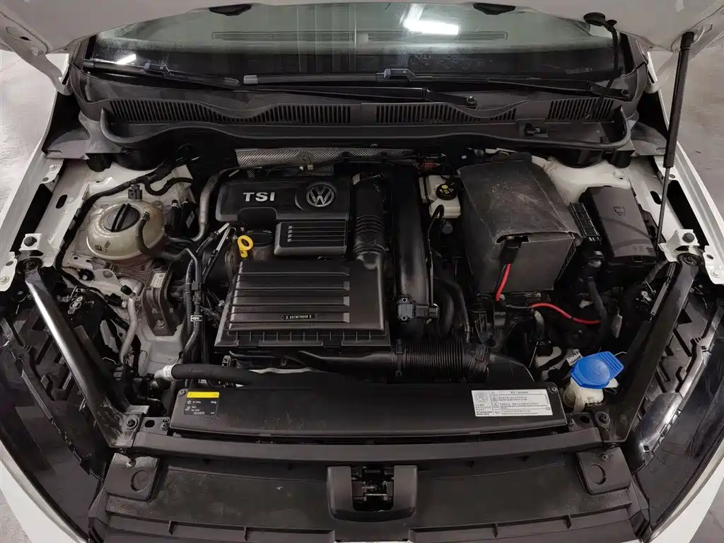 Volkswagen Golf · 2016 230TSI AT