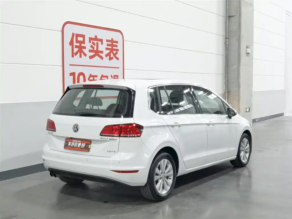 Volkswagen Golf · 2016 230TSI AT