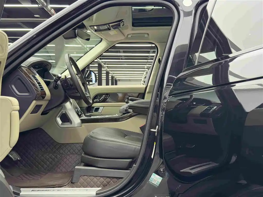Land Rover Range Rover — миниатюра 8