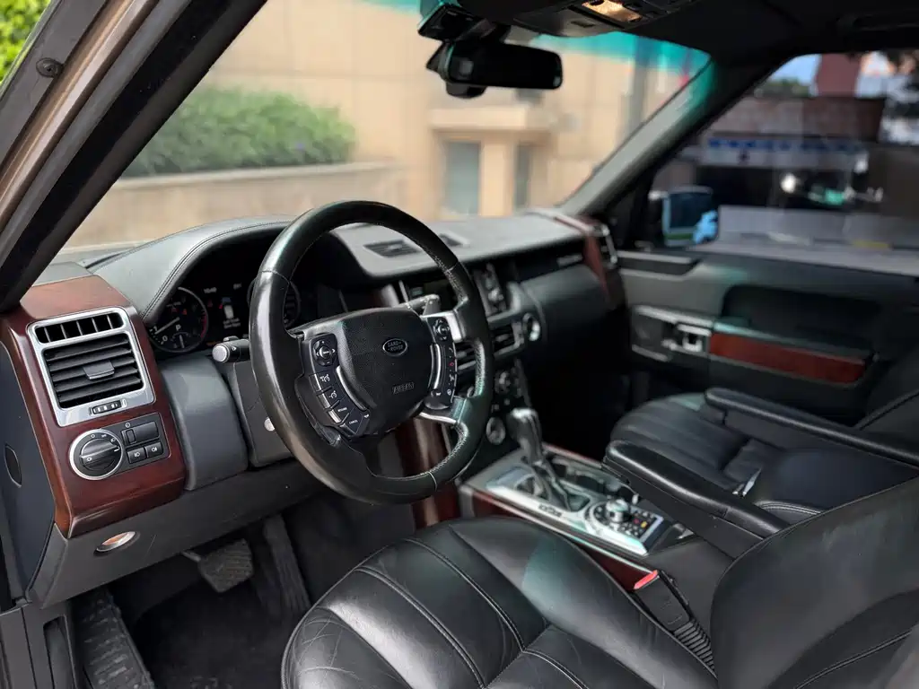 Land Rover Range Rover — миниатюра 9