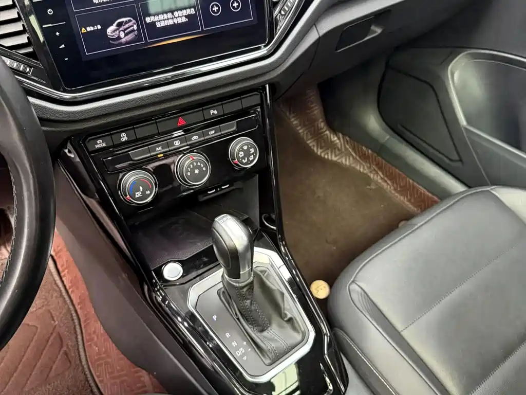 Volkswagen T-Roc — миниатюра 12