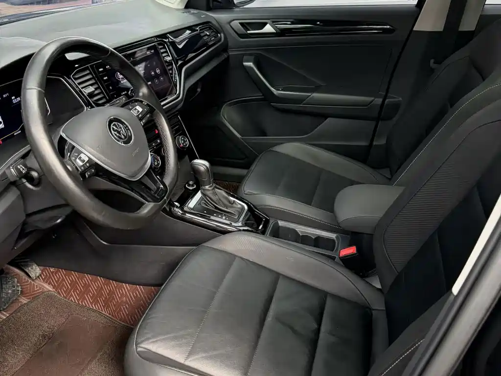 Volkswagen T-Roc — миниатюра 9