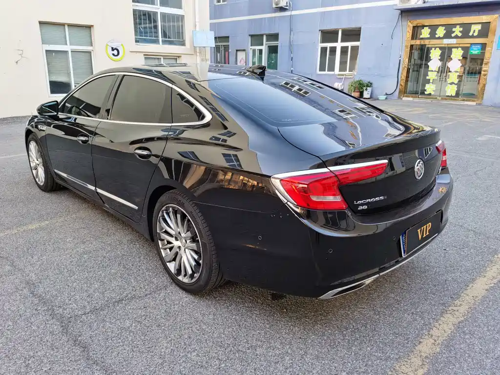 Buick LaCrosse — миниатюра 7