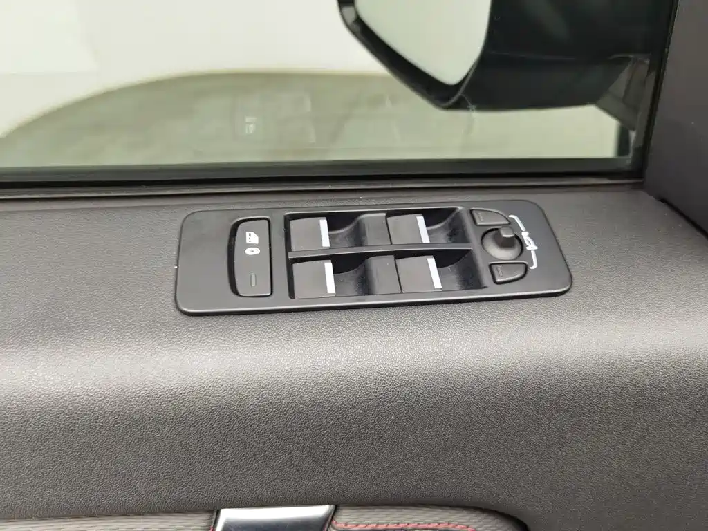 Land Rover Discovery Sport — миниатюра 9