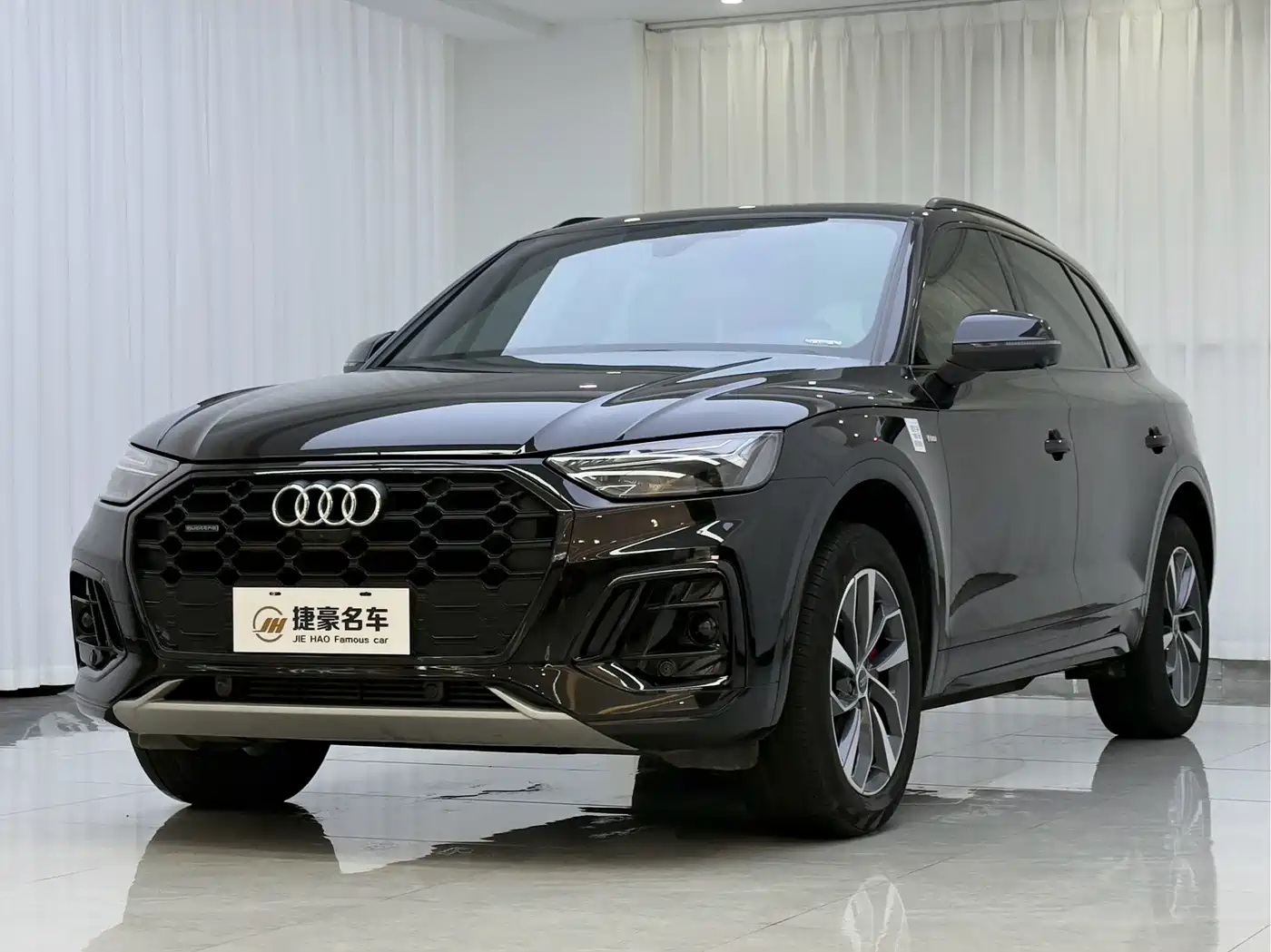 奥迪Q5L 2024款 40 TFSI 豪华动感型 2024