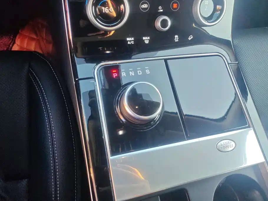 Land Rover Velar — миниатюра 16