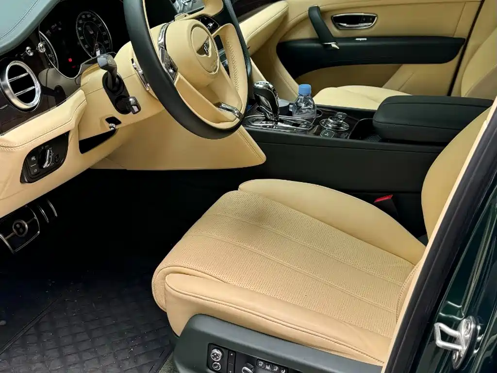 Bentley Bentayga — миниатюра 8