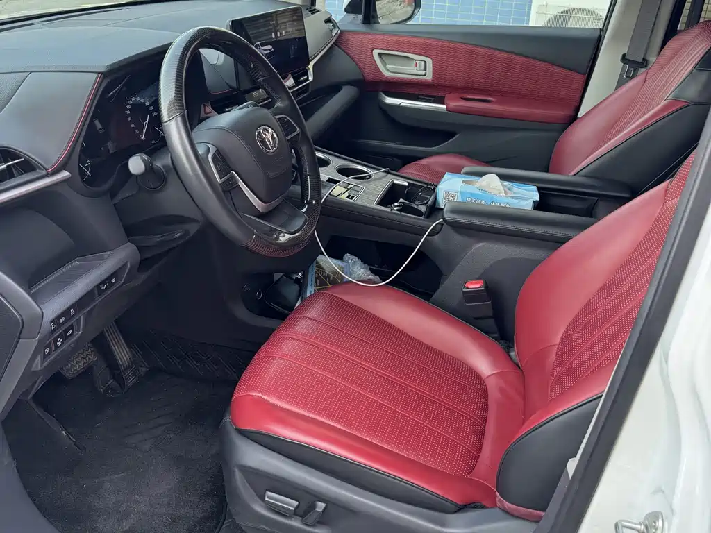 Toyota Granvia — миниатюра 7