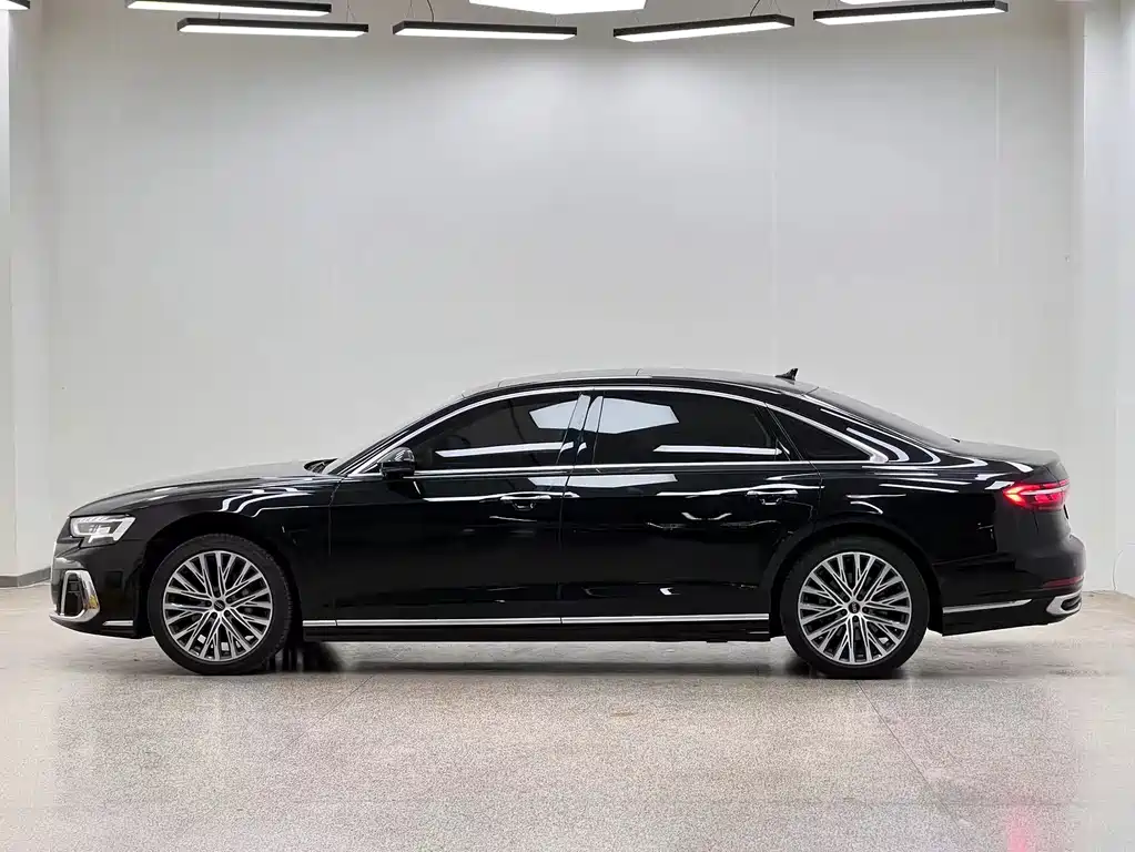 Audi A8 — миниатюра 5