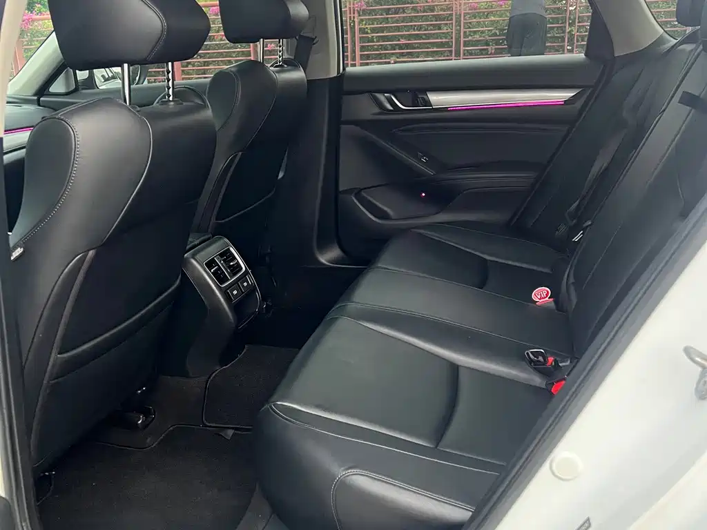 Honda Accord — миниатюра 9