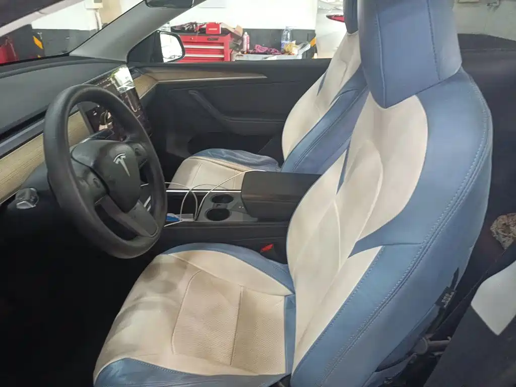 Tesla Model Y — миниатюра 16