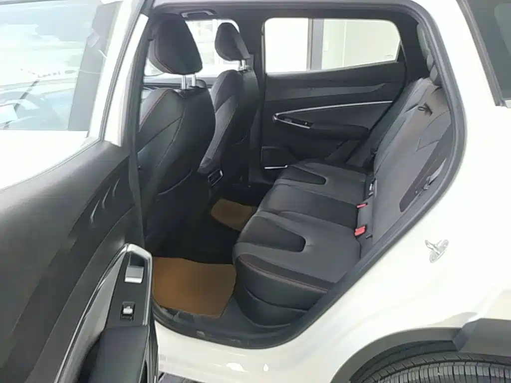 Geely Boyue — миниатюра 17