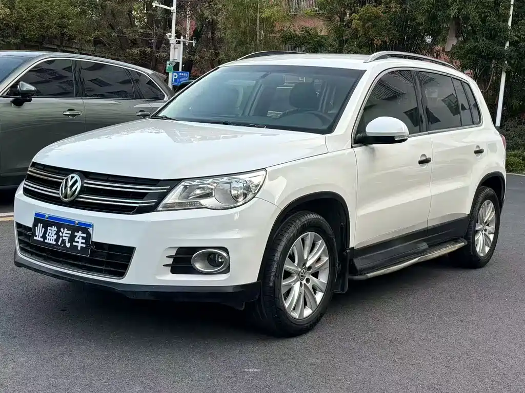 2012 Volkswagen Tiguan - zdjęcie 1 z 9