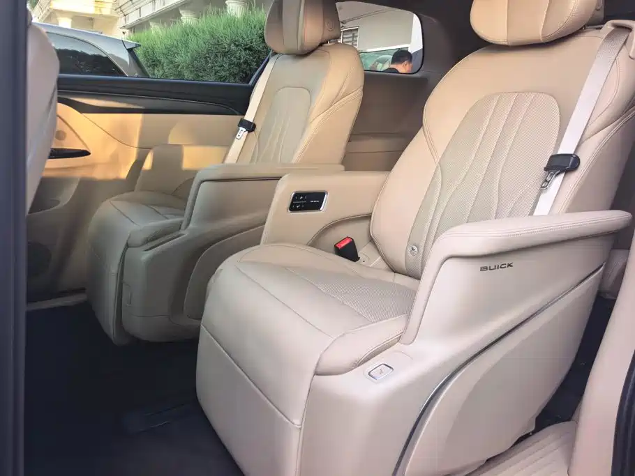 Buick GL8 Hybrid — миниатюра 11