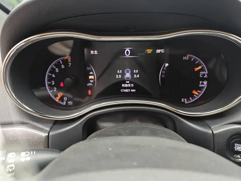 Jeep Grand Cherokee (Import) — миниатюра 5