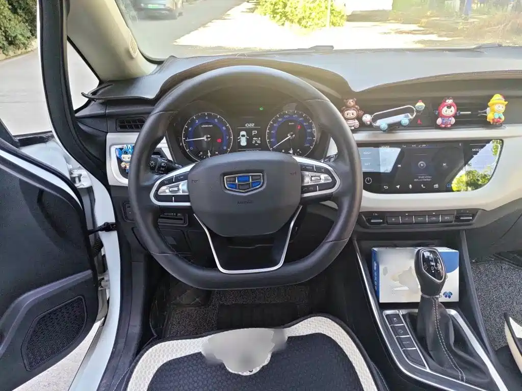 Geely Vision X3 — миниатюра 7