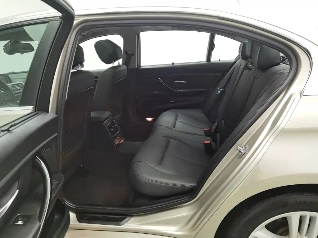 BMW 3 Series — миниатюра 15