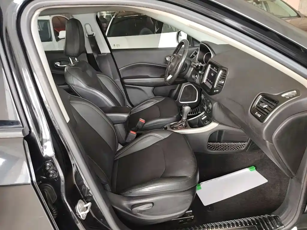 Jeep Compass — миниатюра 25