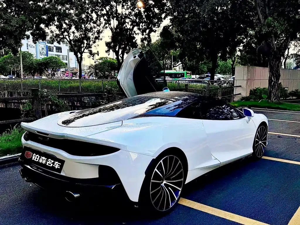McLaren GT — миниатюра 3