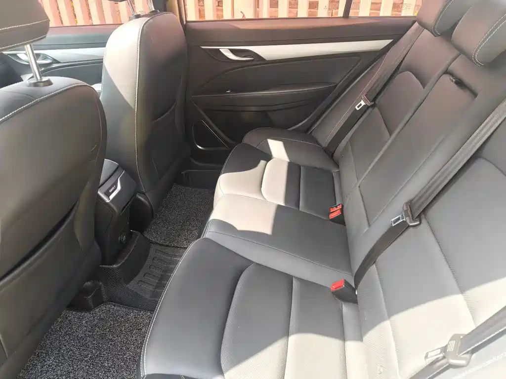 Geely Emgrand — миниатюра 7