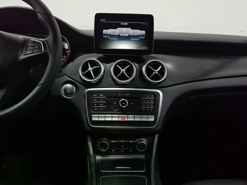 Mercedes-Benz GLA — миниатюра 12