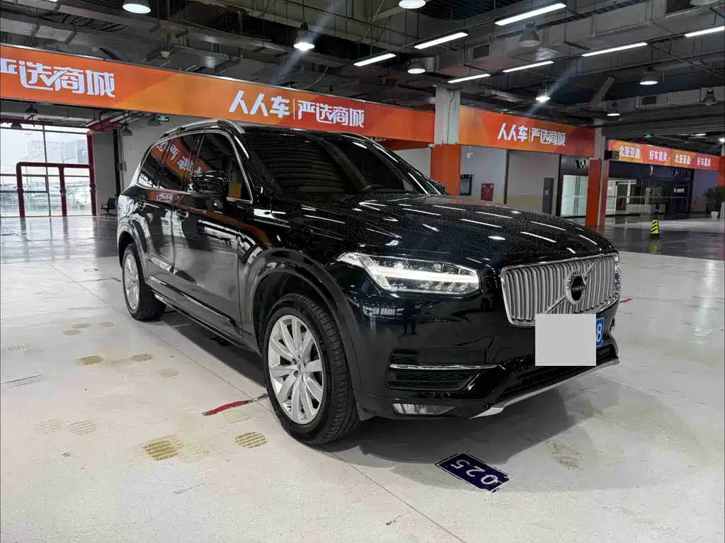 Volvo XC90 2018 T5 5 мест