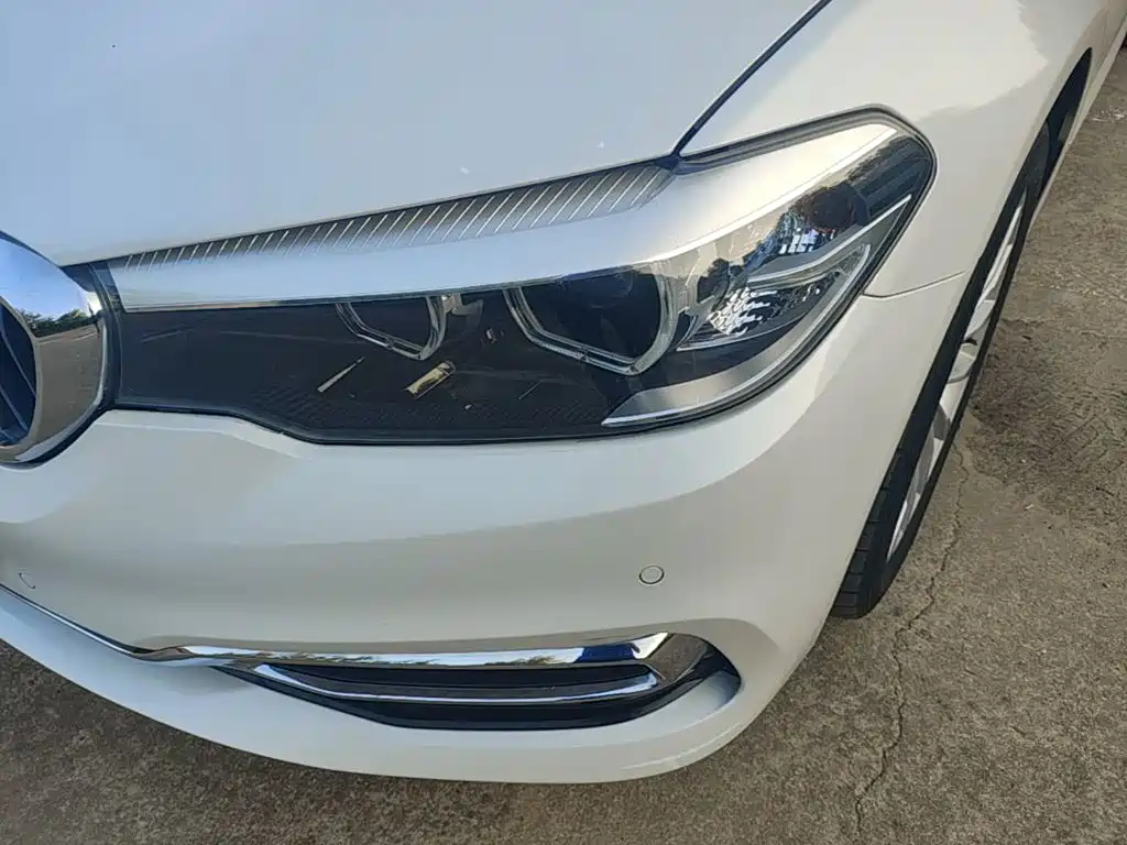 BMW 5 Series — миниатюра 24
