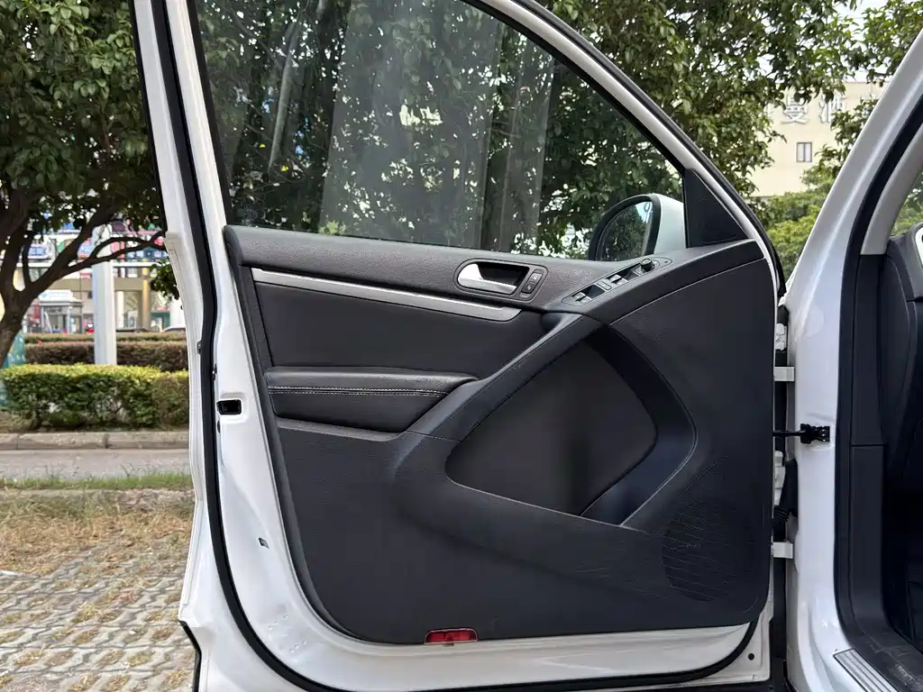 Volkswagen Tiguan — миниатюра 10