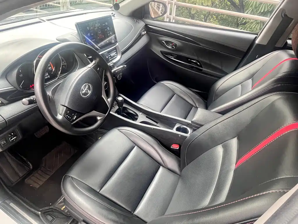 Toyota Yaris L — миниатюра 5