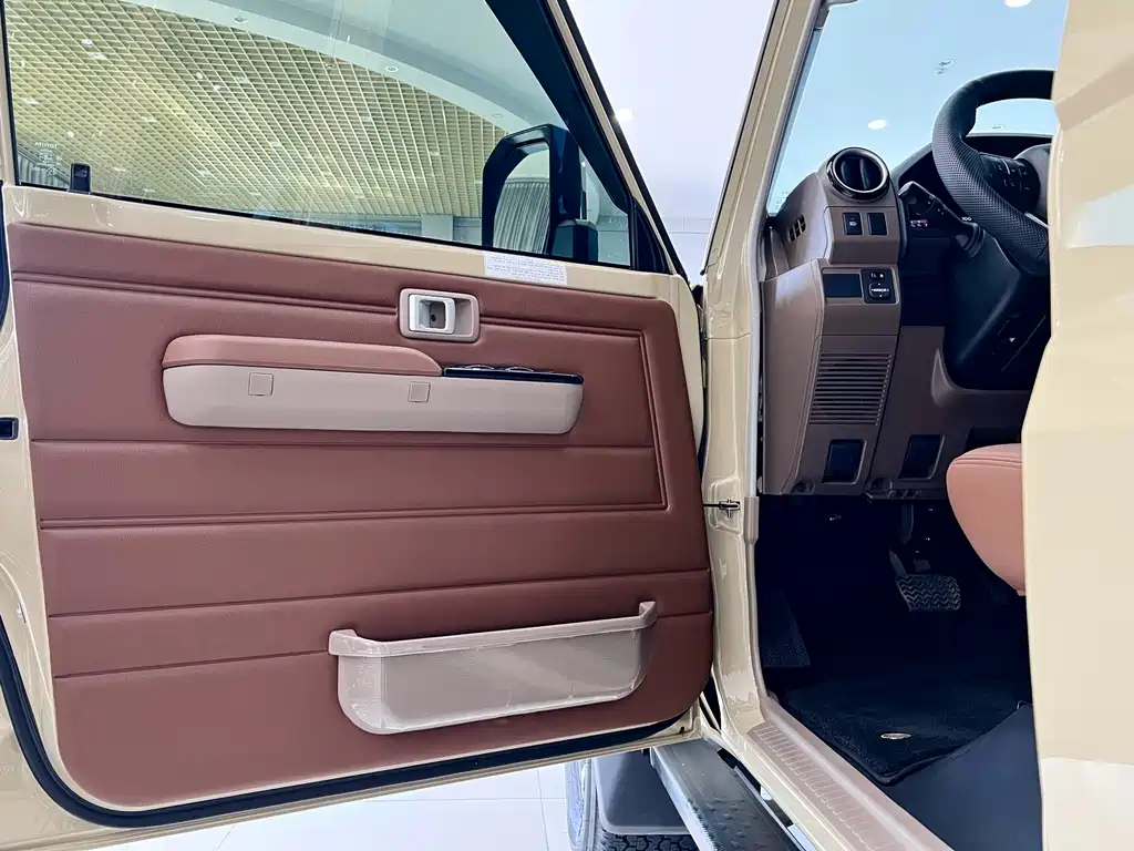 Toyota Land Cruiser — миниатюра 18