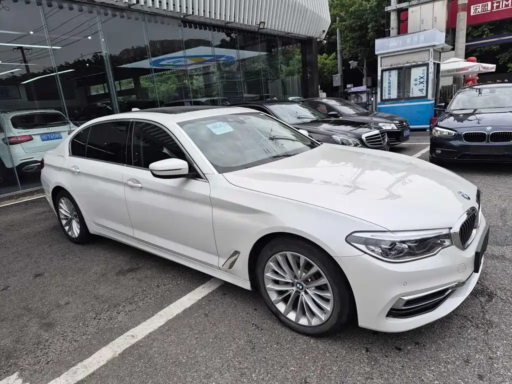 BMW 5 Series New Energy — миниатюра 3
