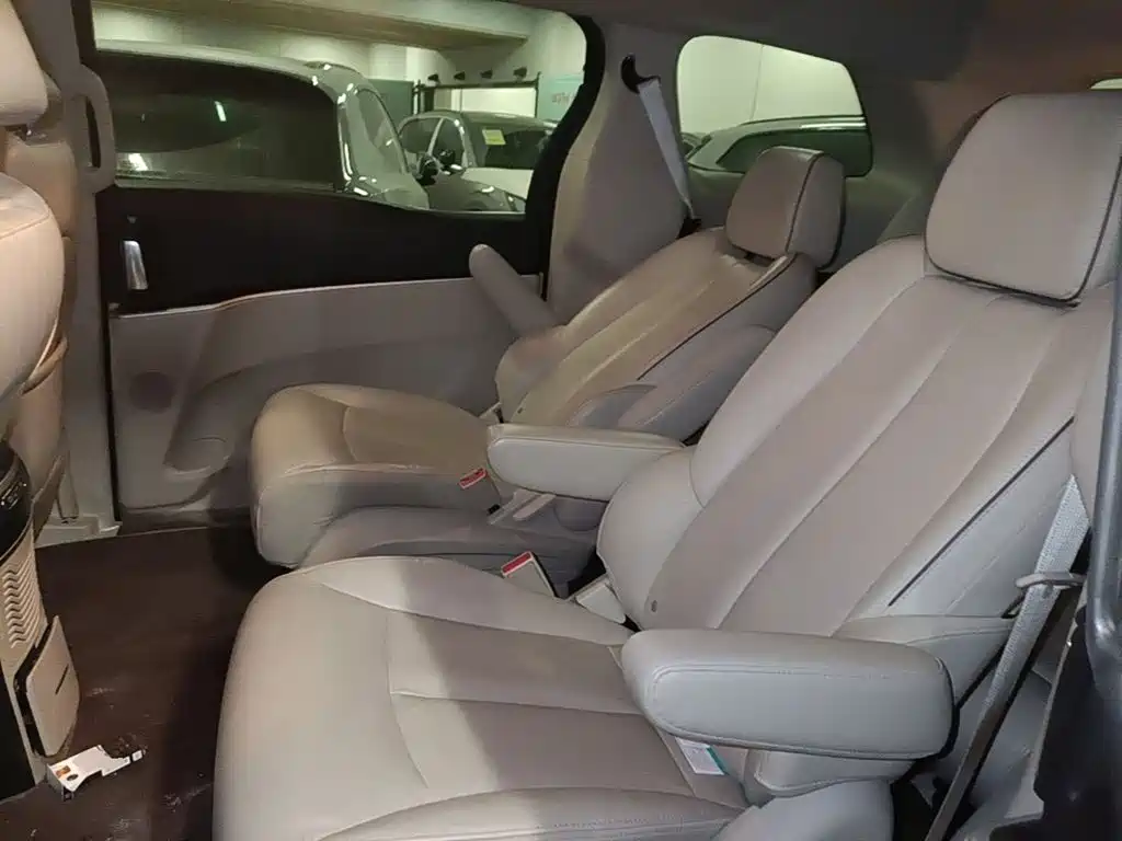 Buick GL8 — миниатюра 24