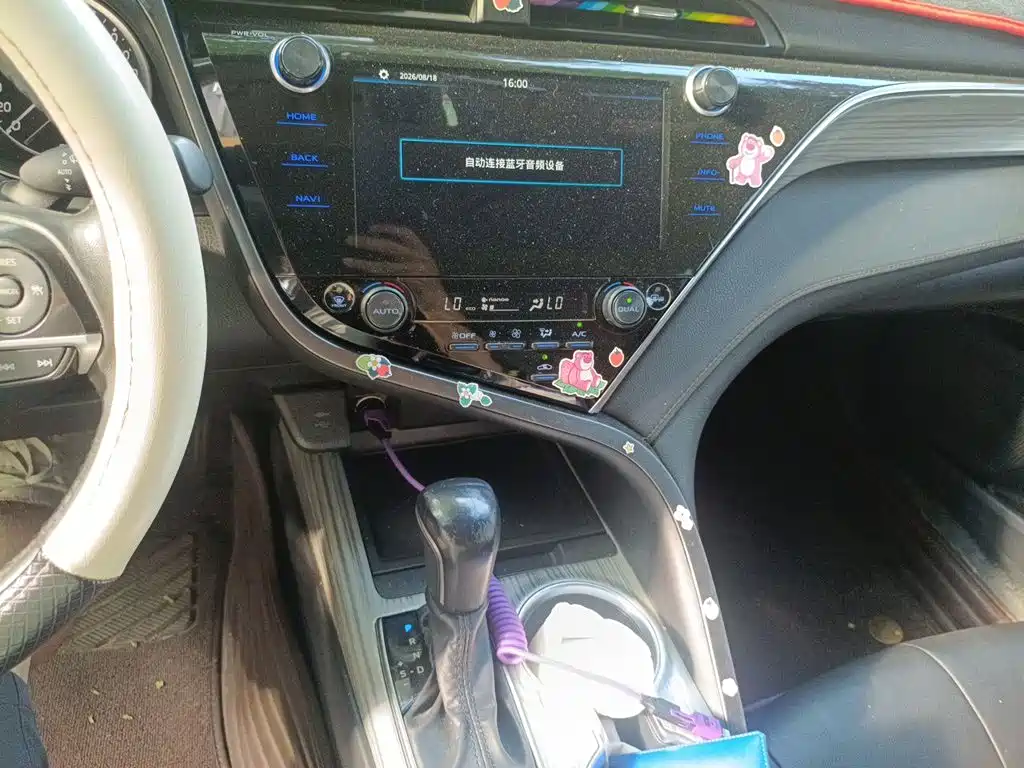 Toyota Camry — миниатюра 14