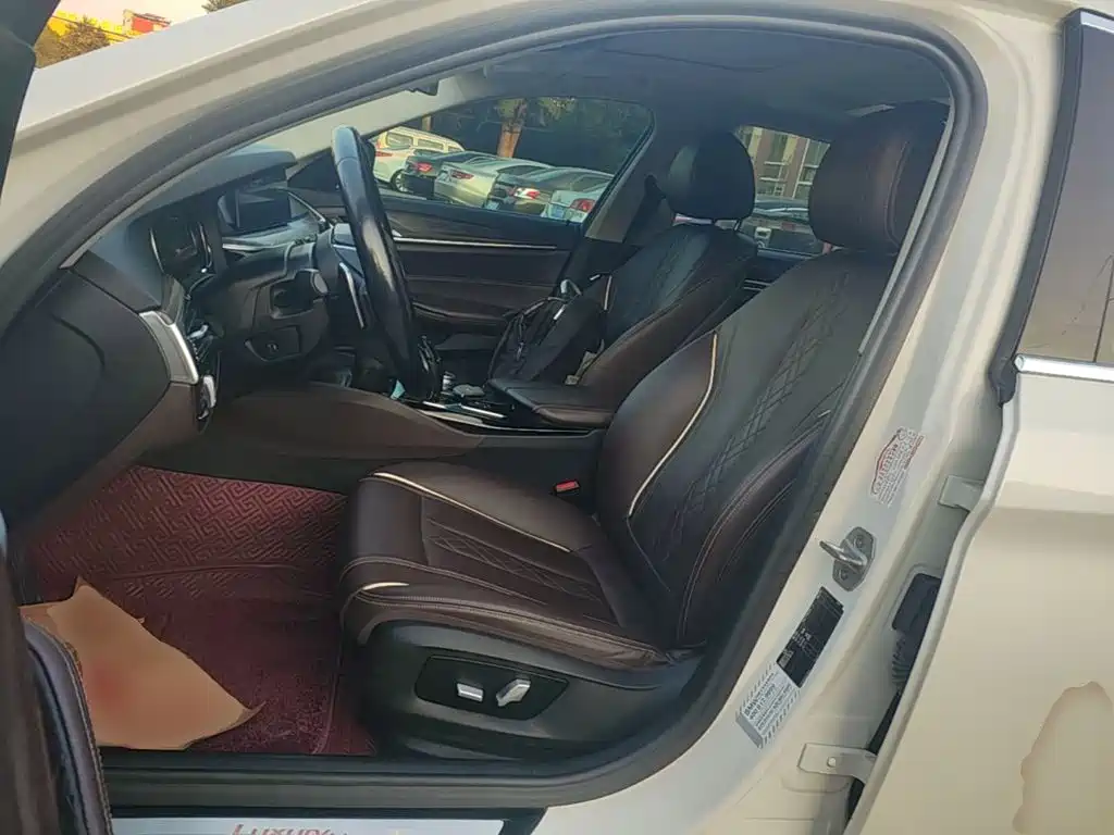 BMW 5 Series — миниатюра 15