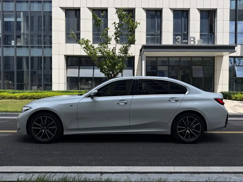 BMW 3 Series 3 2025 325Li M Sport