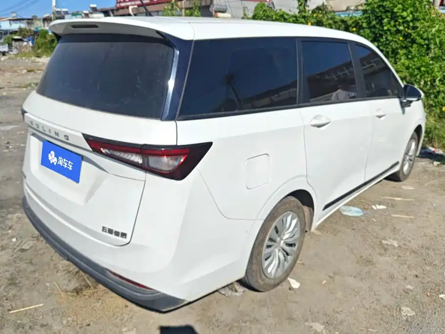 Wuling Jiachen — миниатюра 3