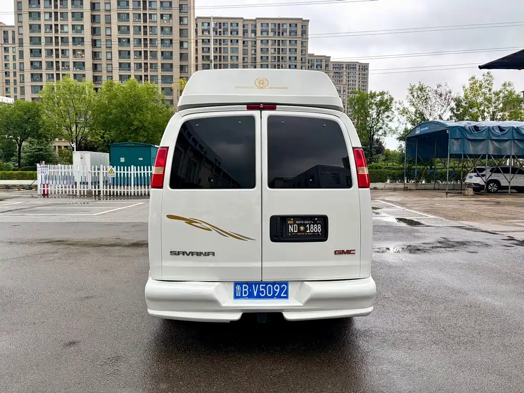GMC Savana — миниатюра 5
