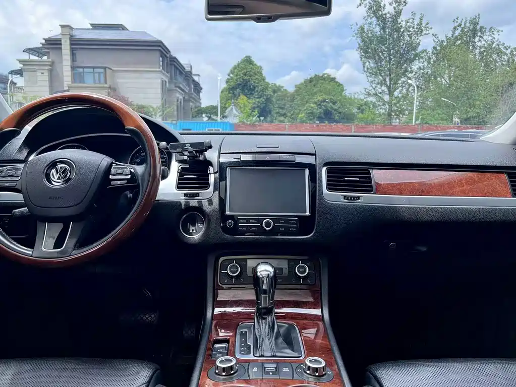 Volkswagen Touareg — миниатюра 11
